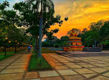 Viharamaha Devi Park Buddha Statue