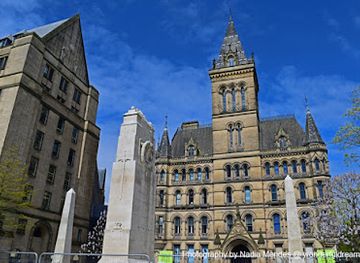 united-kingdom/north-west-england/landmark/manchester-cenotaph
