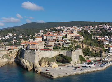 montenegro/ulcinj/landmark/pirate-backpackers