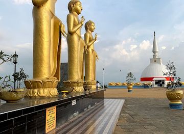sri-lanka/kandy/landmark/lesley-tuk-tuk-safari-kandy