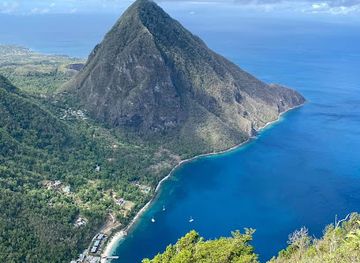 saint-lucia/soufriere/landmark/st-lucia-taxi-and-tours