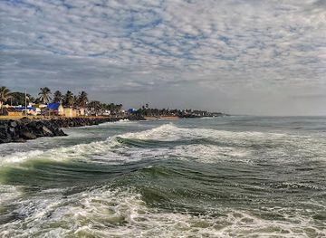 india/pondicherry/french-quarter/landmark/pondy-sunrise-beach