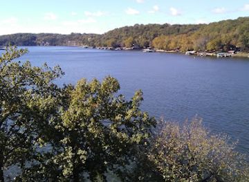 missouri/lake-of-the-ozarks/landmark/bridal-cave-thunder-mountain-park