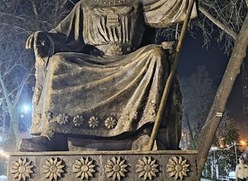 tajikistan/hisor-valley/landmark/cyrus-the-great-statue