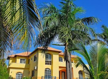 jamaica/treasure-beach/landmark/seaside-villa