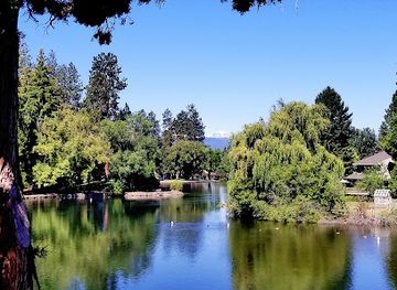 oregon/bend/landmark/mirror-pond-plaza