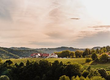 slovenia/posavje/landmark/tri-lucke-hotel-restaurant