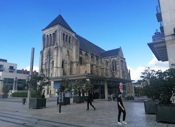 france/tours/landmark/tours-val-de-loire-airport