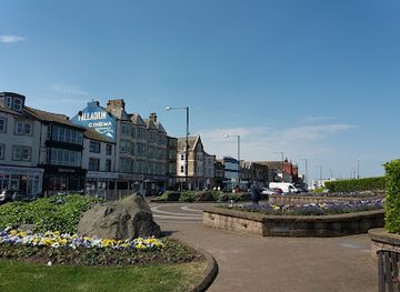 united-kingdom/lancashire/landmark/eric-morecambe-statue