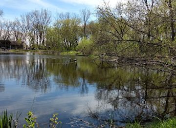 illinois/elgin/landmark/hawthorne-hill-nature-center