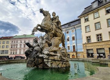 czechia/olomouc/landmark/caesarova-kasna