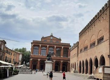 italy/rimini/landmark/piazza-cavour