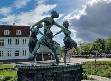 denmark/helsingor/landmark/dancer-s-fountain