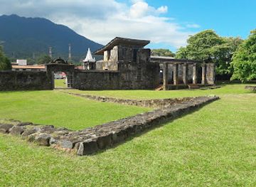 honduras/eastern-plains/landmark/fortaleza-de-santa-barbara-edificio-colonial