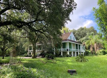 louisiana/plantation-country/landmark/magnolia-lane-plantation