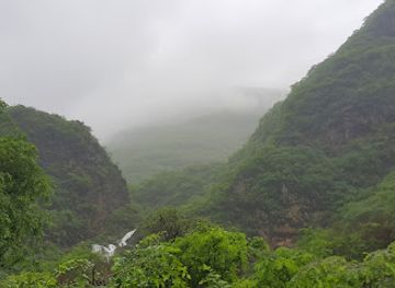 oman/dhofar-region/landmark/ayn-korr