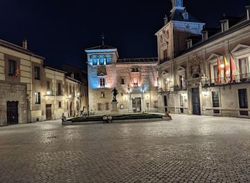 spain/madrid/chueca/landmark/placa-conmemorativa-a-federico-chueca