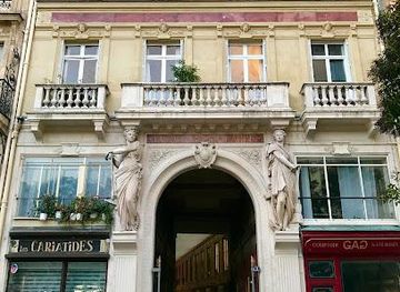 france/versailles/landmark/passage-bourg-l-abbe