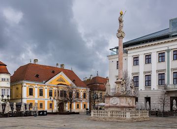 hungary/gyor/landmark/historical-centre