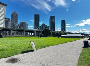 canada/greater-toronto-area/landmark/fort-york-national-historic-site