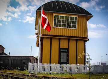 denmark/falster/landmark/yellow-palace