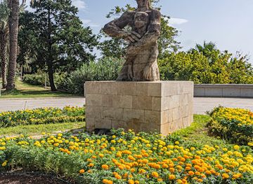 turkiye/antalya/landmark/isci-ve-ogul-heykeli