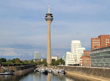 germany/dusseldorf/medienhafen/landmark/ausblick-medienhafen