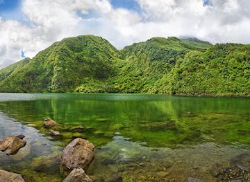 dominica/emerald-pool/landmark/freshwater-lake