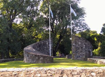 uruguay/east-coast/landmark/monumento-a-los-heroes-comunes-de-ambos-pueblos