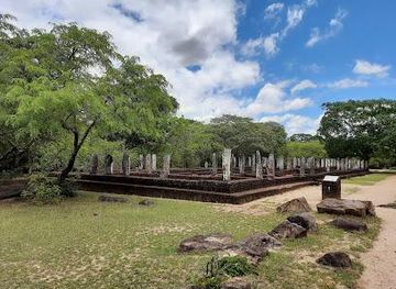 sri-lanka/polonnaruwa/landmark/alahana-piriwena-ancient-bhikku-hospital