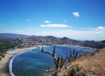 nicaragua/san-juan-del-sur/landmark/vista-del-cristo-de-la-misericordia-hacia-la-playa-de-san-juan-del-sur