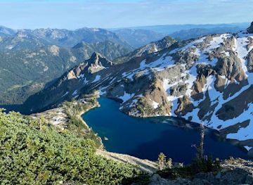 washington/eastern-washington/landmark/mt-daniel