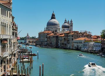 italy/venice/landmark/ponte-dell-accademia