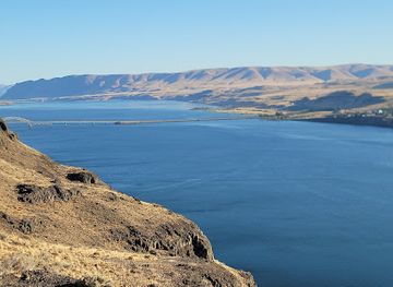 Scenic Overlook of the Columbia River
