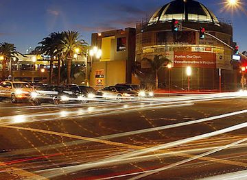 california/costa-mesa/landmark/triangle-square