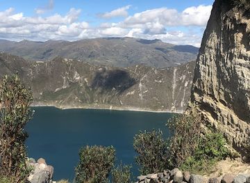 ecuador/sierra/landmark/quilotoa-lake