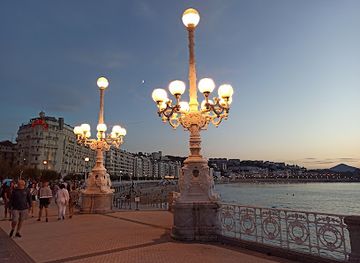 spain/san-sebastian/centro/landmark/kontxa-pasealekua