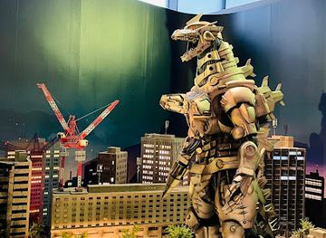 japan/tango/landmark/godzilla-head