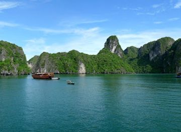 vietnam/cat-ba-island/landmark/cat-ba-local