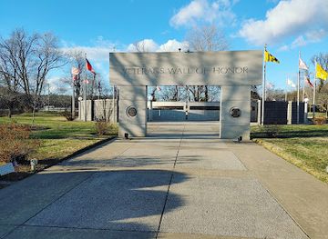 arkansas/northwest-arkansas/landmark/veterans-wall-of-honor