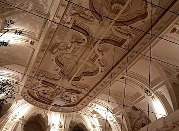 spain/madrid-community/landmark/resena-de-suelo-historia-calle-de-la-bolsa