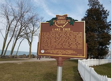 ohio/lake-erie-islands/landmark/shores-islands-ohio