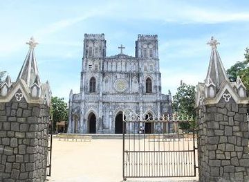 vietnam/quy-nhon/landmark/nha-tho-mang-lang