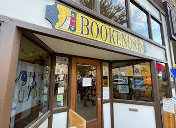 kansas/hutchinson/landmark/bookends