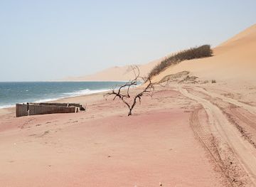 namibia/skeleton-coast/landmark/sandwich-harbour-historic