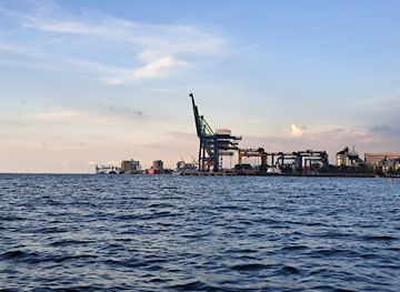 indonesia/makassar/landmark/dermaga-kayu-bangkoa