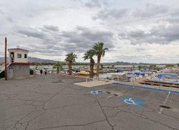 arizona/lake-havasu-city/landmark/lake-havasu-marina-lighthouse