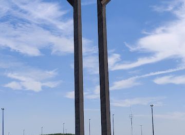 belgium/wallonia/landmark/hensies-de-moeschal-signal-monument