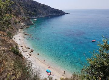 albania/himara/landmark/filikuri-bay