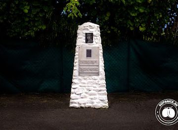 french-polynesia/tahiti/landmark/monument-of-milan-rastislav-s-tefa-nik-on-the-island-of-tahiti-pamatnik-milana-rastislava-stefanika-na-ostrove-tahiti